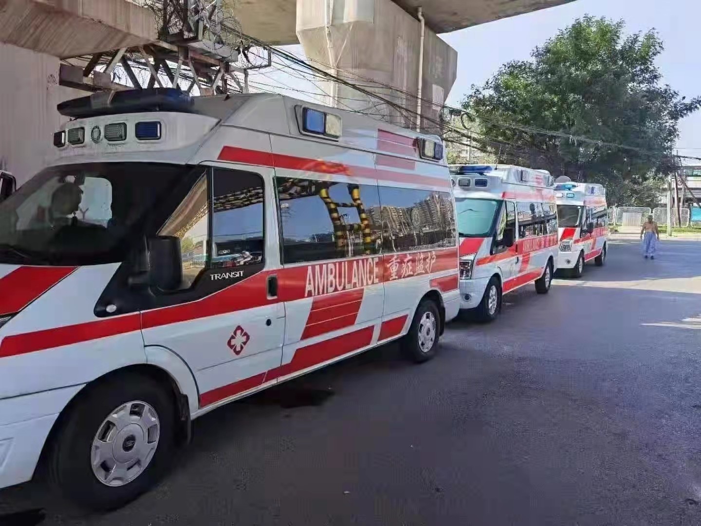 类乌齐县救护车出租